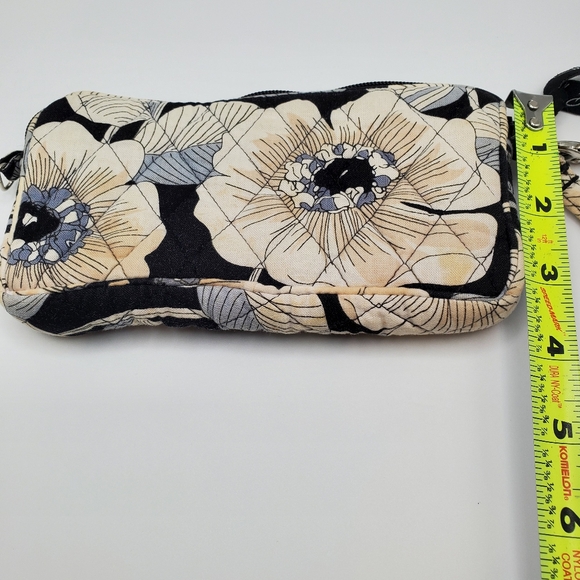 Vera Bradley Camilla Tech Wristlet Phone Case Wristlet Wallet - Picture 7 of 7